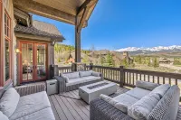 Breck Mansion- Mountain Views, Hot Tub, Sauna, Guest House, Golf Course - Mountain view