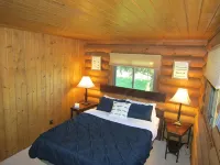 Lake Winnebago waterfront 3 bedroom Log home on a private lot with a great view! - Wifi