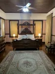 Historic Mansion, Five Miles from French Quarter - 3-Star
