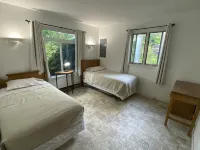 Carrie's Cottage - Charming Duplex Style 3 Bedroom Cottage with Beach Access! - Wifi