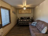 Unique Rustic and Renovated Barn in the Woods - 3성급