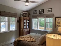 Luxurious 2Br Creekside Deckhouse w Saltwater Hot Tub - ジム