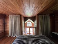 Cozy little cabin with creek access.  Great for fishing or tubing! - Kitchens