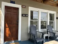 Charming 1920 s St. Augustine Home. One Small Pet Allowed - Bungalows