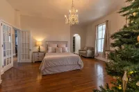 NEW! LUXURY AWAITS! Four BR's -  3 with their own Private Bath PLUS Bonus room. - Swimmingpools