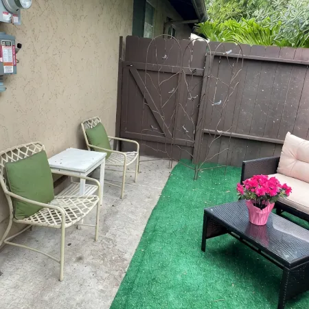 Very quiet and peaceful room with private entrance and private bath