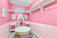 Casa Kaleidoscope: Whimsical Selfie Museum - 5bd sleeps 15 - Wifi