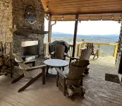 Best view in Georgia. Unbelievably peaceful. Amazing night sky. - シャレー