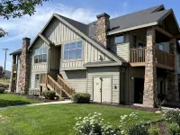 Comfy & Convenient with View of Olympic Park - 4-Star