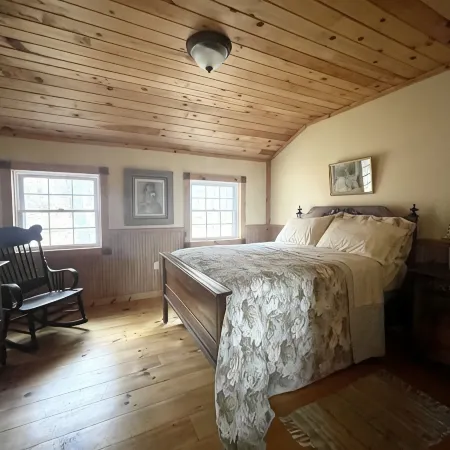 Creekside Cabin Vacation Rental