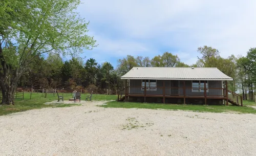 3/4 Mile from Wilderness Rider Buffalo Ranch,near Buffalo River w/RV Elec Hookup - Chalets
