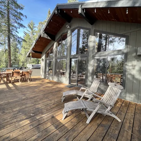 Solitude in the Cedars, Spacious Mountain Home