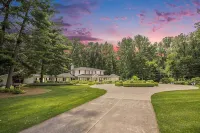 Klinger Lake Cove - Sleeps 16-24 - 5-Sterne