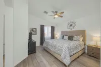 Stunning Vacation Home - Trails, Golf & Dining! - 4-Star