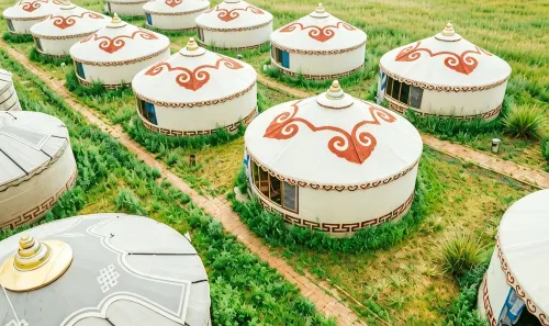 Amani Bread & Ger · Mongol Ger Guesthouse (Xilamuren Grassland) - Dağ Manzaralı
