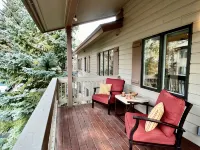 Teewinot B5: Top Floor 2BR/2BA Condo -- Fully Remodeled - Homestays