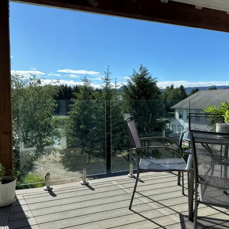 Eagle’s Nest River and Mountain View.  Walking Distance to the Airport.