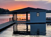 Main Lake • Private Dock • Bring the Boat • Spacious Home • Flat Yard & Fire Pit - 4-Star
