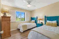 Incredible VIEWS, pool, spa, ping pong table, by GOLF course, bike and walk path - balcony