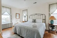 The Cardinal House - 3-Star