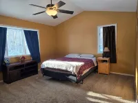 House in quiet country, near lakes, snowmobile trail access, close to state park - Homestays