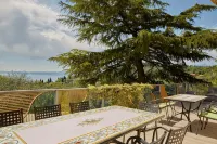 Apartment in a two-family villa with panoramic views of Lake Garda - 2-Star