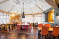 普雷斯頓東普瑞米爾酒店 - 早餐