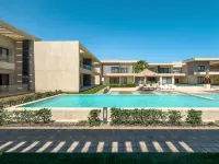 Modern Pool-Front 2BR Gouna Apt | Private Terrace - 2 stjerner