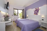 Affittacamere Piazza Hotel in zona Suna Beach - Pool & Lounge Bar