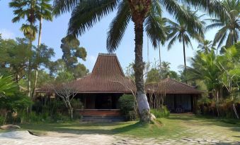 Joglo Plawang Villa & Resort