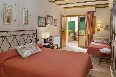 Can Coll II Hotels in Pau