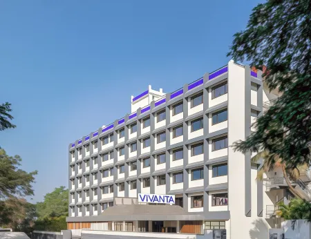 Vivanta Mangalore Oldport Road - Formerly Known As Taj Manjarun Отели рядом с достопримечательностью «Ройал Гарден бич резорт»