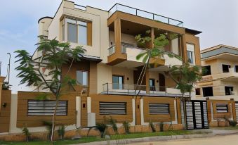1. Suite wi..