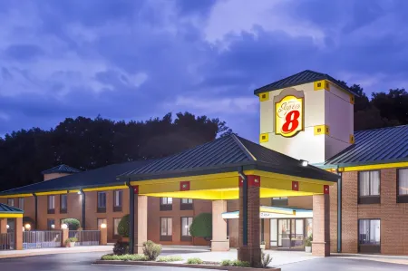 Super 8 by Wyndham Spartanburg/I-26 Exit 22