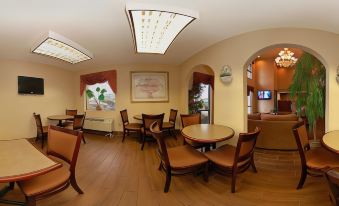 Quality Inn & Suites Pine Bluff AR