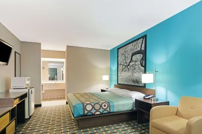 Super 8 by Wyndham Brunswick South/I-95 Hotels near James Oglethorpe Monument