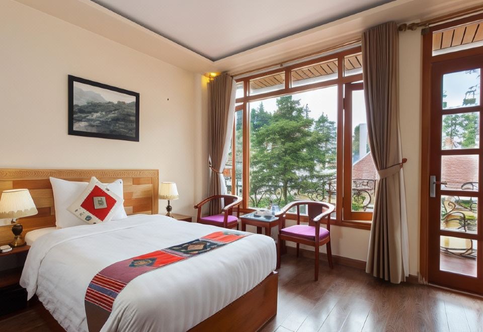 2. 사파 센터 호텔..