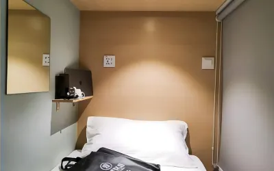Attrus by LSE - Hostel Hotel a Stulang Baru