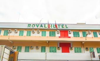 SUPER OYO 89408 Royal Hotel