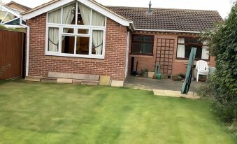 Spacious Detached Bungalow with Ample Parking