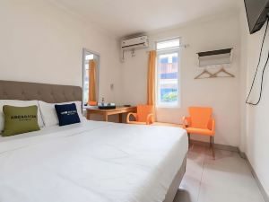 Urbanview Hotel Minongga Pondok Labu by RedDoorz