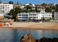 金色之海蒙努達飯店 Playa Santa Maria de Llorell附近的飯店