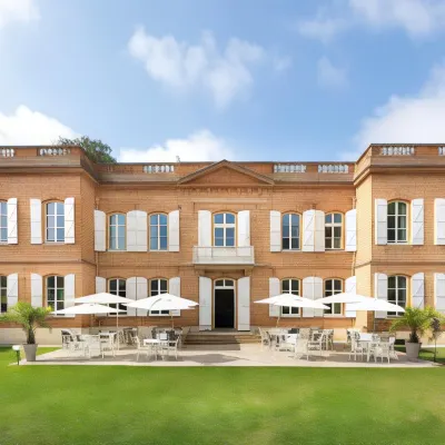Le Domaine de Montjoie, BW Premier Collection Отели рядом с достопримечательностью «Университетский институт рака Онкополе в Тулузе»