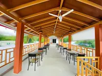 Dacha Thoddoo White Sand Hotel di Thoddoo