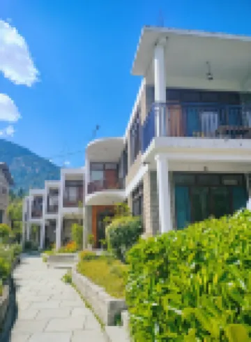 Tourist Hotel 10 Minutes Walking Distance from the Mall