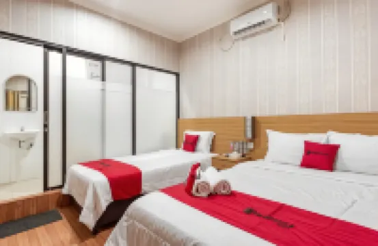 RedDoorz Syariah @ Danau Kerinci Sawojajar Hotels in Kedungkandang