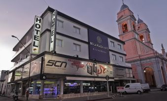De la Plaza Hotel