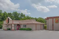 Super 8 by Wyndham Carlisle North Hôtels à : Silver Spring Township