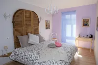 Aux Pierres Magiques Hotels in Maringes