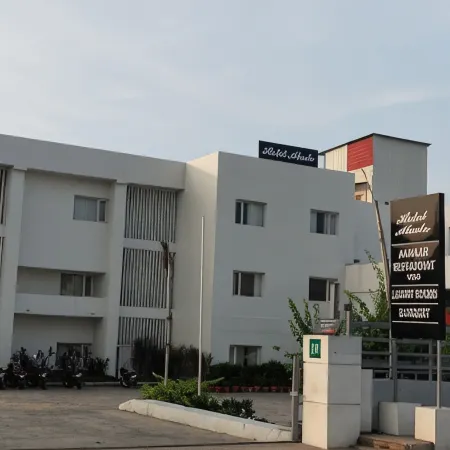 Hotel Abode Mantralayam
